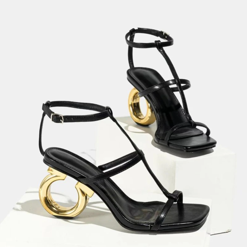 Women'S Fashion Trends 2025 - Mulheres sandálias de salto alto 2025