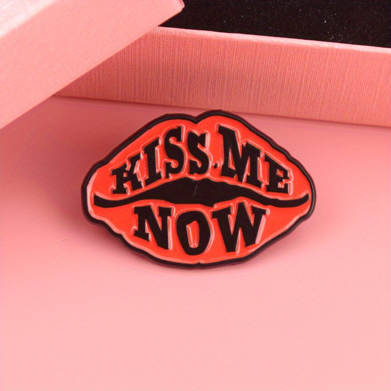 Women Fashion Now - Pino esmaltado Bold Lip 