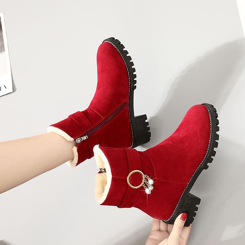 Women'S Fashion Trends 2025 - Grande vermelho meia alta camurça borla
